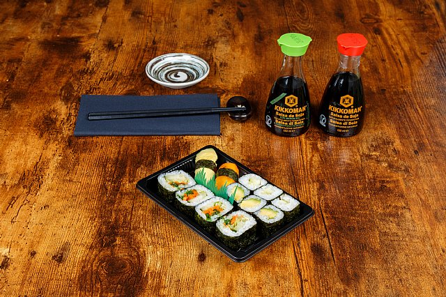 kalisushi-es_Kali_sushi_bar_CajaCombinadoBandejaCombinada_Instagram_box_0002.jpg