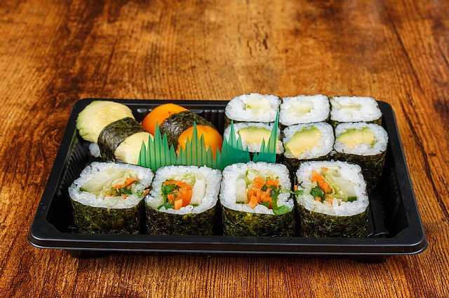 kalisushi-es_Kali_sushi_bar_CajaCombinadoBandejaCombinada_Instagram_box_0005.jpg