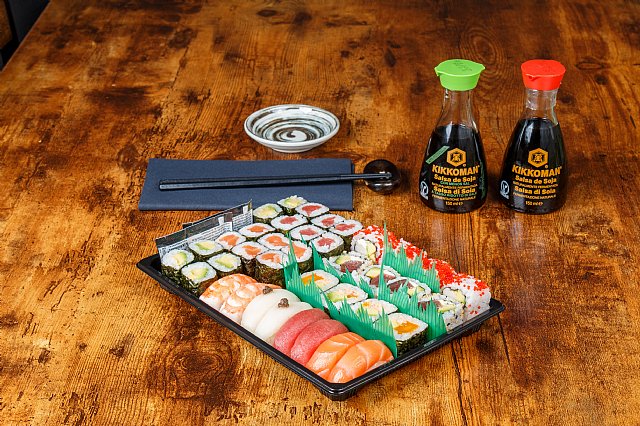 kalisushi-es_Kali_sushi_bar_CajaCombinadoBandejaCombinada_Netflix_box_0002.jpg