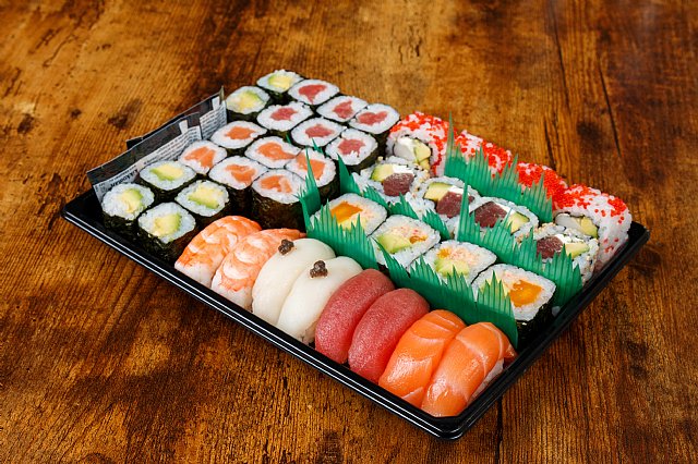 kalisushi-es_Kali_sushi_bar_CajaCombinadoBandejaCombinada_Netflix_box_0003.jpg