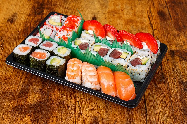 kalisushi-es_Kali_sushi_bar_CajaCombinadoBandejaCombinada_Youtube_box_0004.jpg