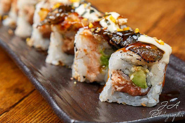 kalisushi-es_Kali_sushi_bar_KaliFusionSpecialRoll_Anguila_Fusion_Roll_0005.jpg