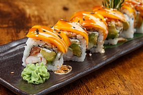 kalisushi-es_Kali_sushi_bar_KaliFusionSpecialRoll_Spicy_Salmon_fusion_roll_0005.jpg | Productos