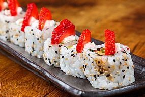 kalisushi-es_Kali_sushi_bar_Uramaki_Uramaki_salmon_0005.jpg | Productos