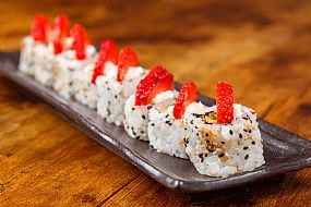 kalisushi-es_Kali_sushi_bar_Uramaki_Uramaki_salmon_0006.jpg | Productos